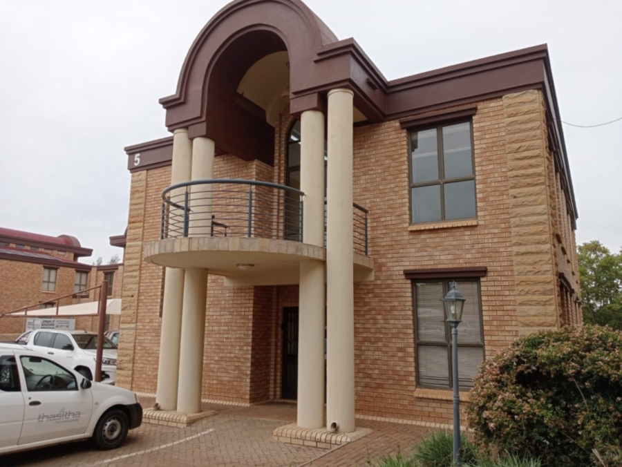 Commercial Property for Sale in Langenhovenpark Free State